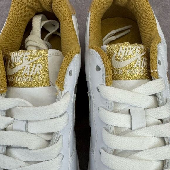 Nike Women’s Air Force 1 White and Gold Sneakers NEW 7 SAMPLE/PROTOTYPE - Picture 6 of 11